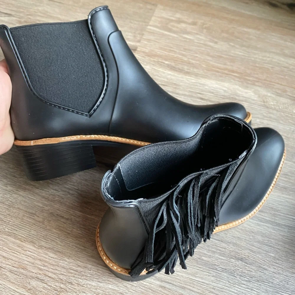 Bernardo Penney Rain Boot With Fringe In Black Size 6 - Picture 7 of 14